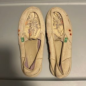 Sanuk shoes